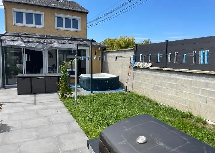 Дом отдыха Maison Proche Circuit 24h00 Le Mans *